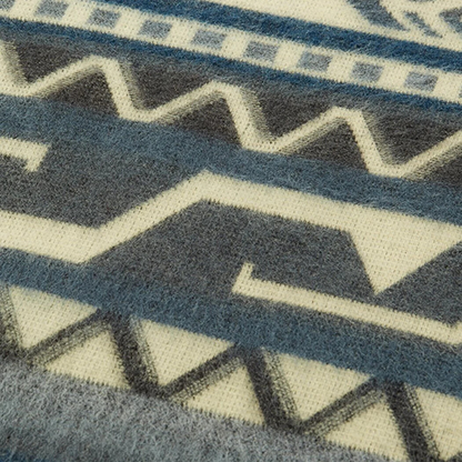 Reversible Queen Antisana Sky Blue & Cream Throw