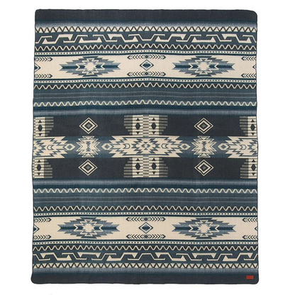 Reversible Queen Antisana Sky Blue & Cream Throw