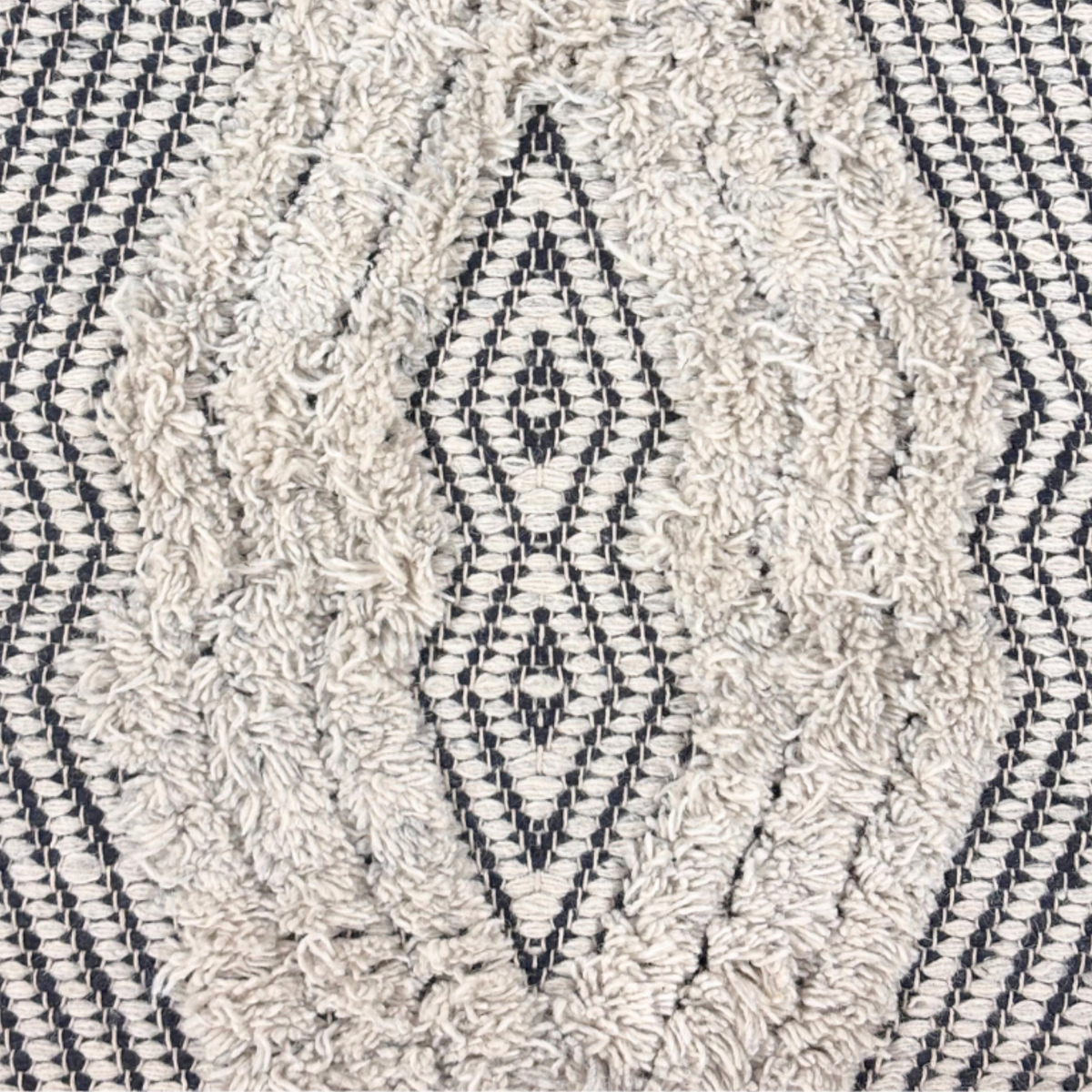Rug - 8x10 Black & Cream Zig Zag  // Section 50