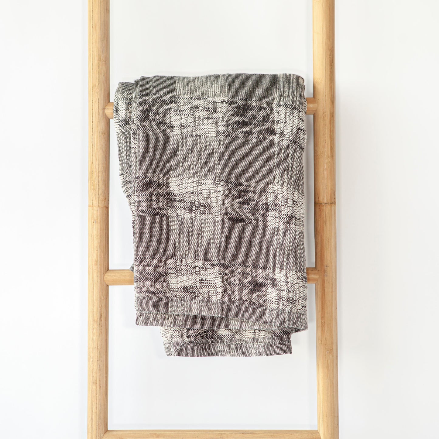 Large Black & White Plaid Pattern