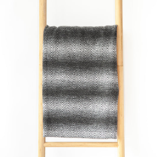 Queen Black & White Ombre