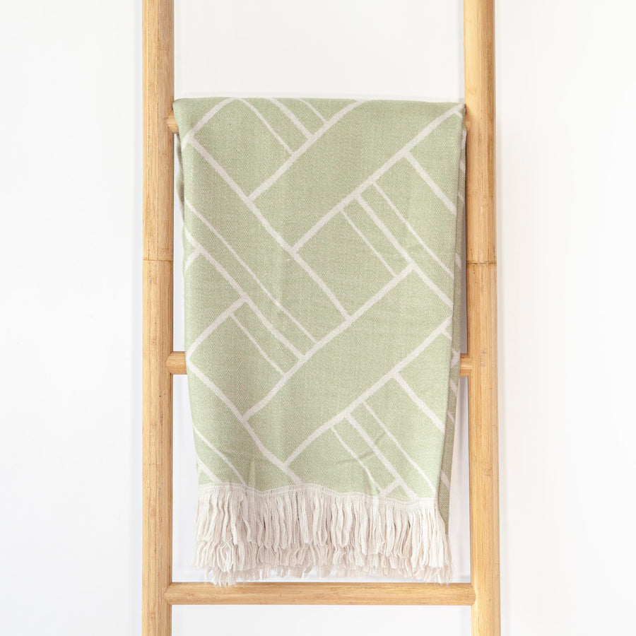 Knit Geometric Pattern Green w/ Fringe