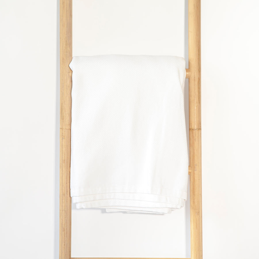 Throw - Queen White w/ Texture