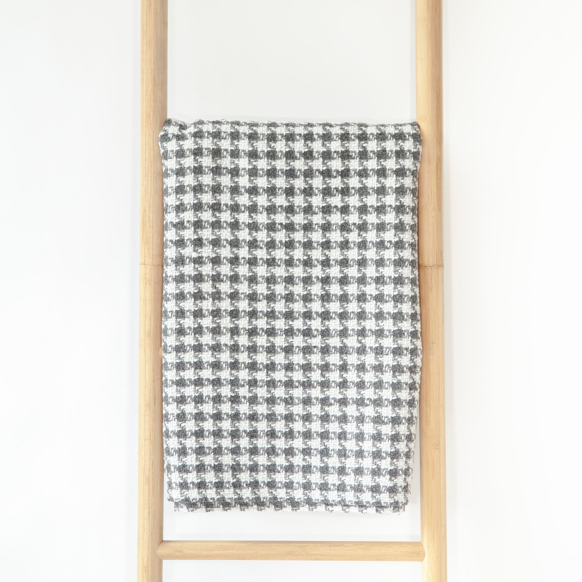 Queen White & Grey Houndstooth